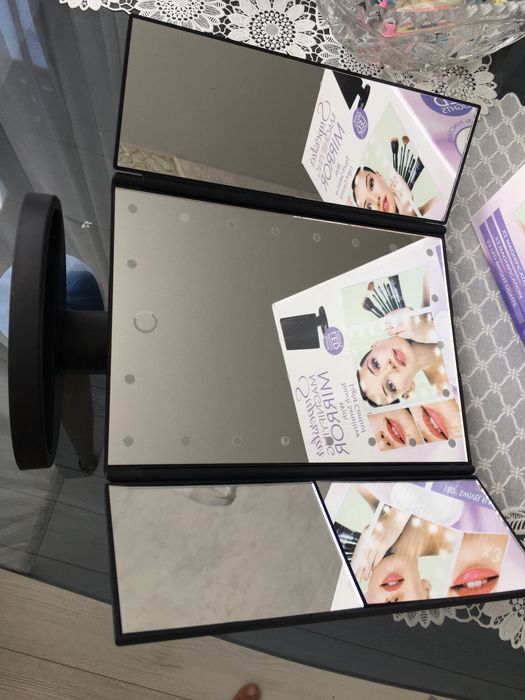 Зеркало  с увеличением трюмо