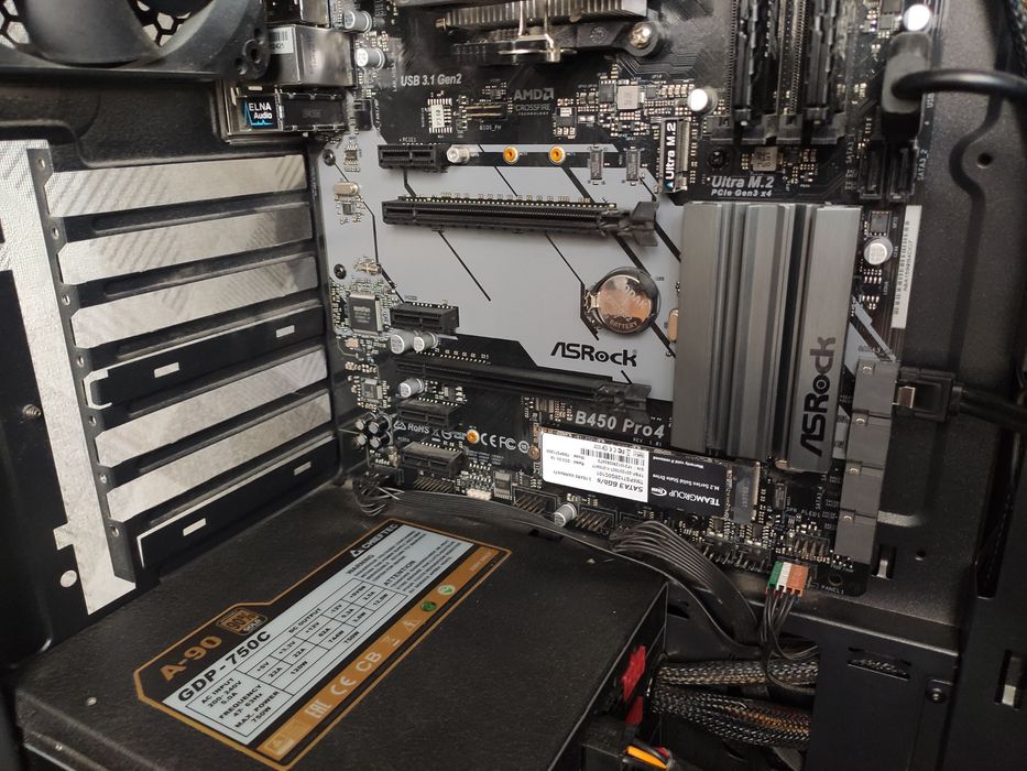 Комп'ютер для навчання, ігор та роботи - Athlon 3000G Vega 3 SSD 128Gb