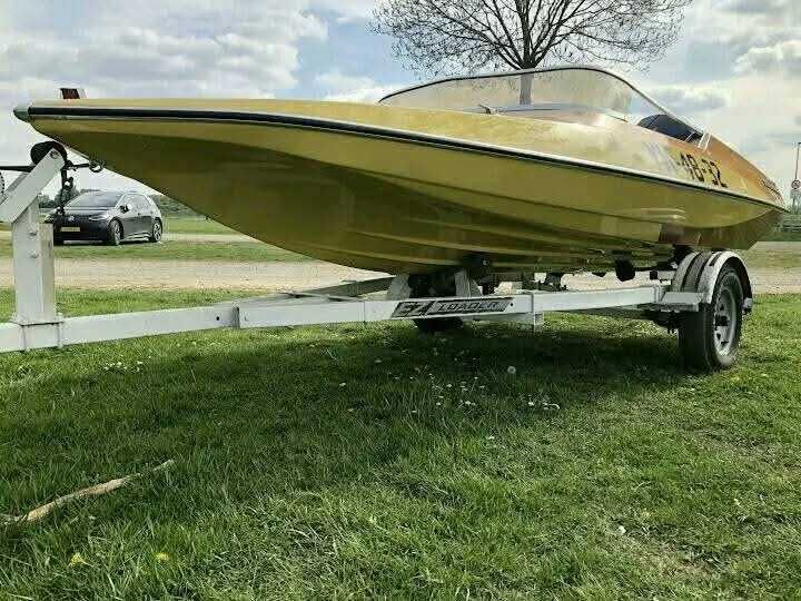 Glastron GT 150 .