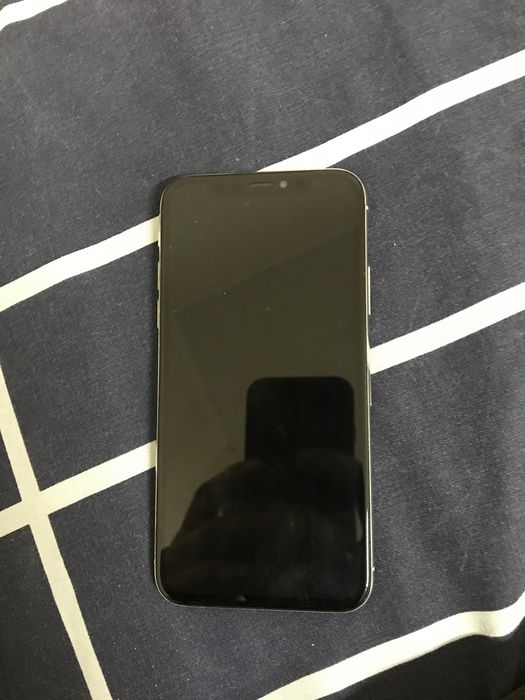 Продам айфон 10