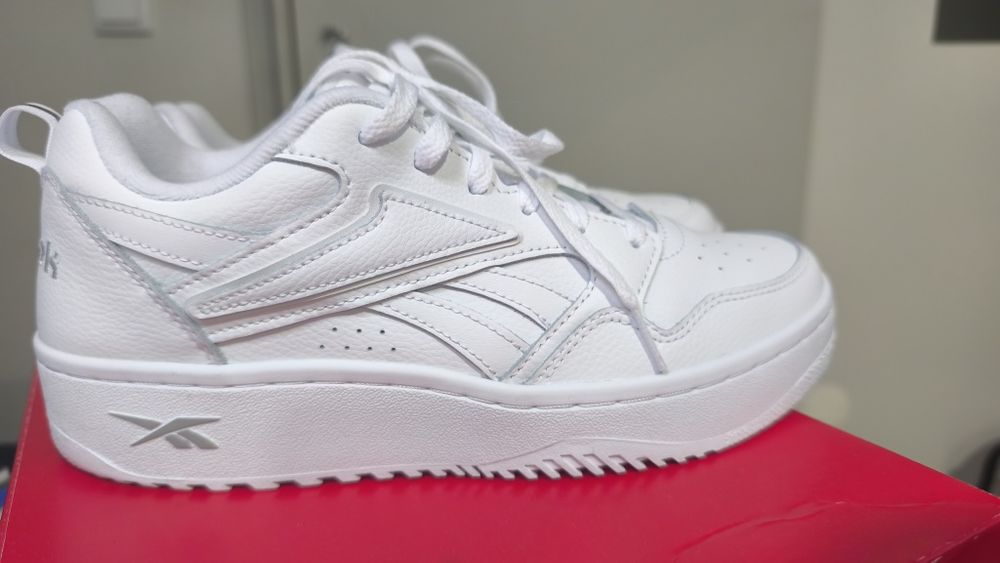 Sapatilha Reebok Chill Court