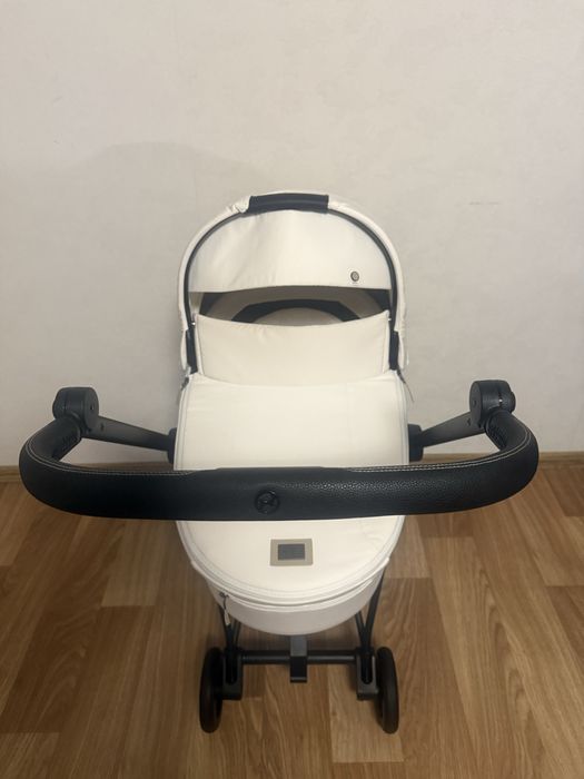 Универсальная коляска 2 в 1 Cybex Mios Off White (шасси Matt Black)