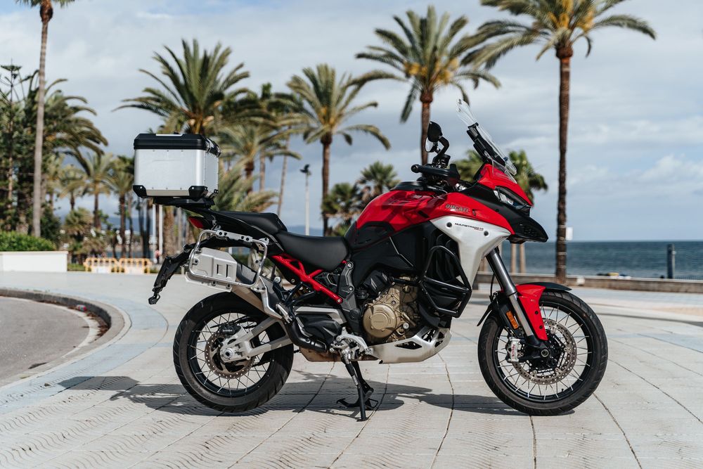 Ducati Multistrada V4 Rally (2024) - Wypożyczalnia Motocykli Warszawa | Rent Motorcycle Warsaw