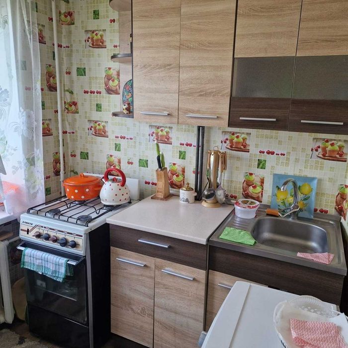 продам 2к квартиру  ж-м Тополь-1