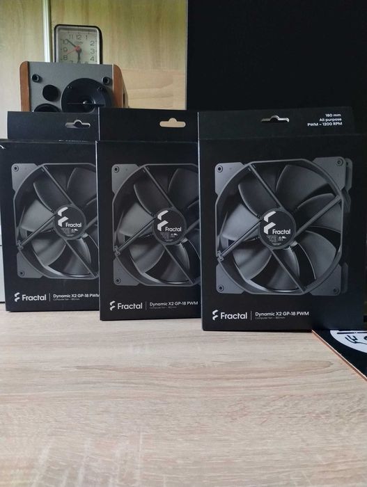 3x Fractal Design Dynamic X2 GP-18 PWM 180mm