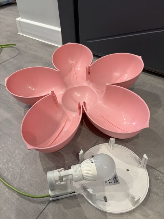 Lampka nocna Ikea kwiatek różowa dziecięca