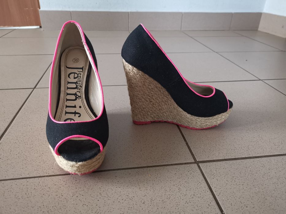 Botki czarne odkryte palce na wysokiej plecionej koturnie platformie