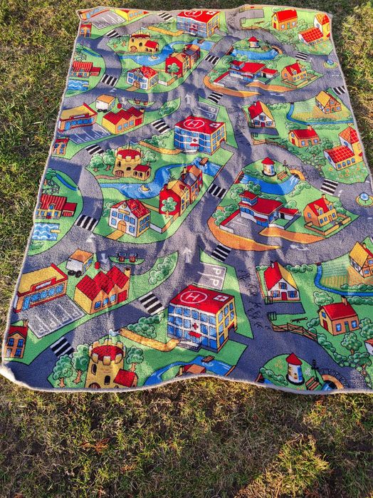 Sprzedam dywan dla chłopca