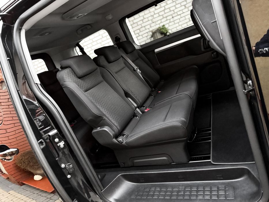 VAN BUS osobowy 8 miejsc Wynajem Wypożyczenie Bez Limitu Kilometrow