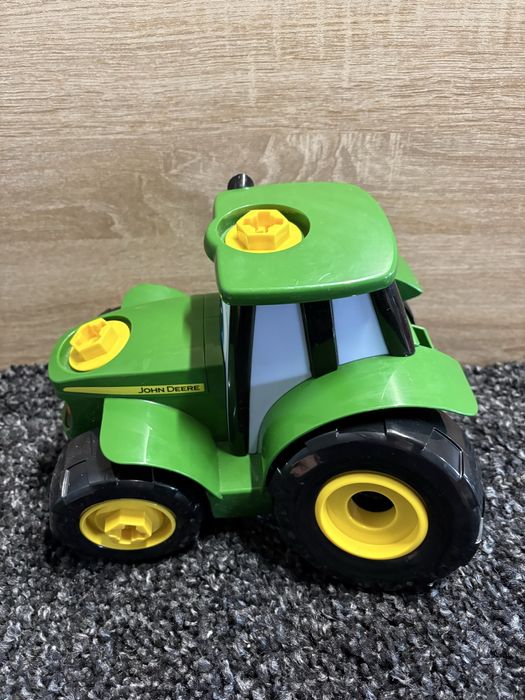 Traktor plastikowy John Deere