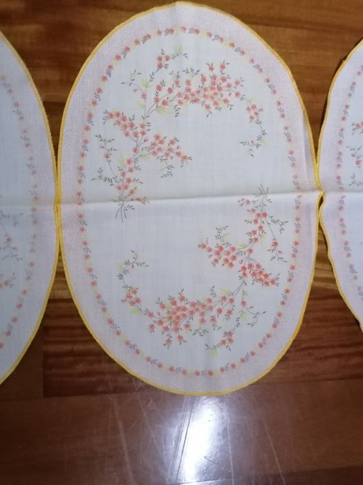 Conjunto de 3 panos bordados