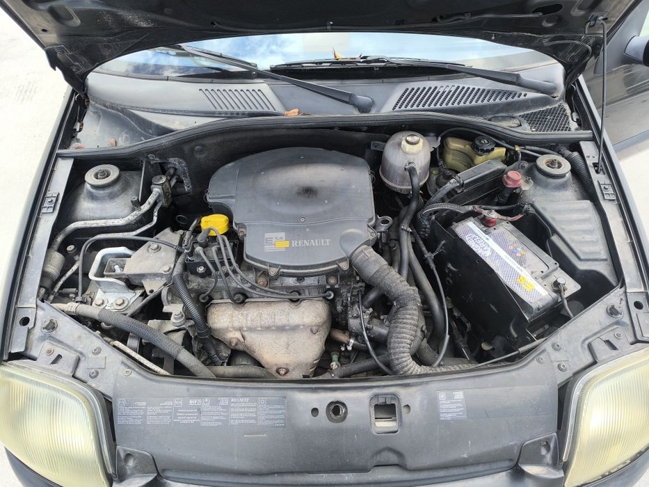 Clio 1.4 gasolina com ar condicionado 1999