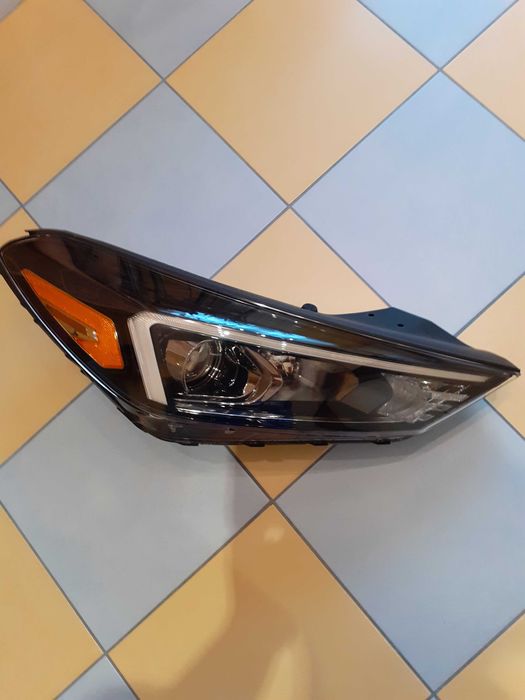 Lampa przód Hyundai Tucson
