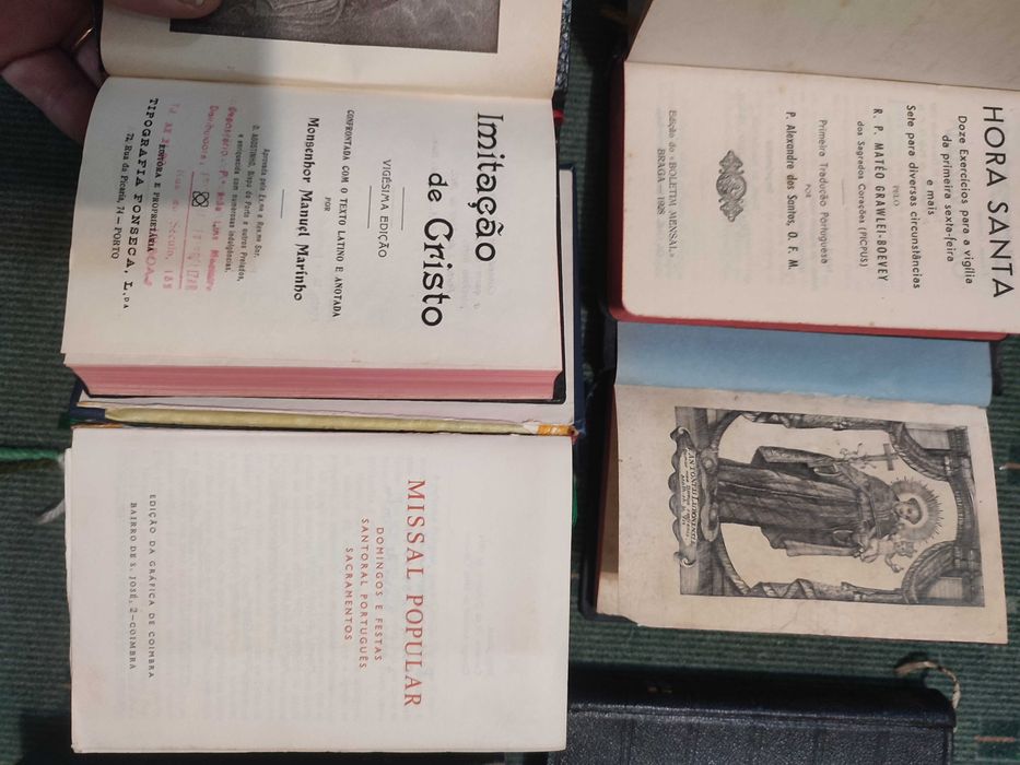 Lote 20 Livros religiosos antigos e Missais diversos