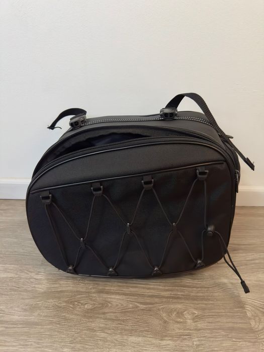 Mochila de viagem e mota da Held