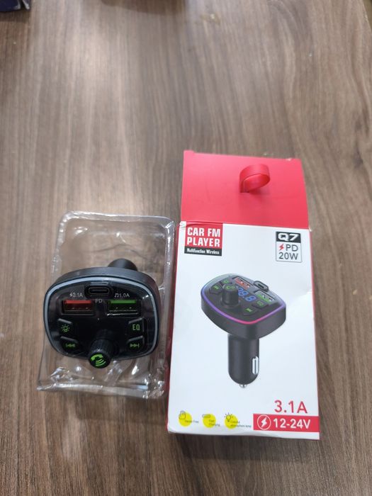 Transmiter FM podwójne ładowanie USB