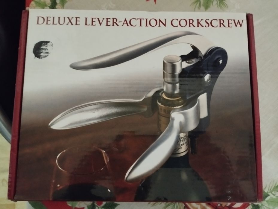 Zestaw do wina korkociągi dwie półki na wino