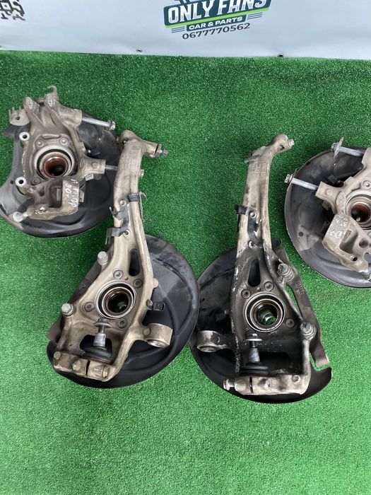 Audi q7 4m цапфа кулак передьня задьня ліва права