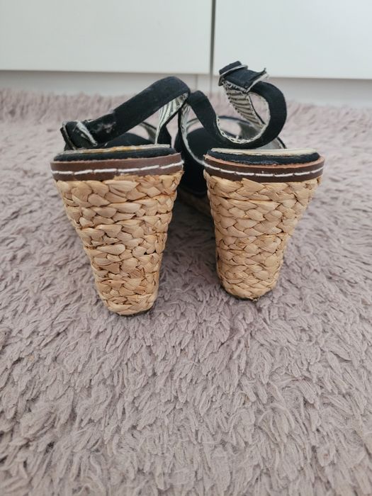 Buty na koturnie 40