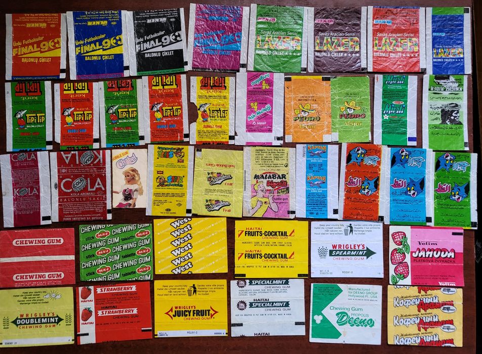Продам наклейки,обертки от жвачки из 90х