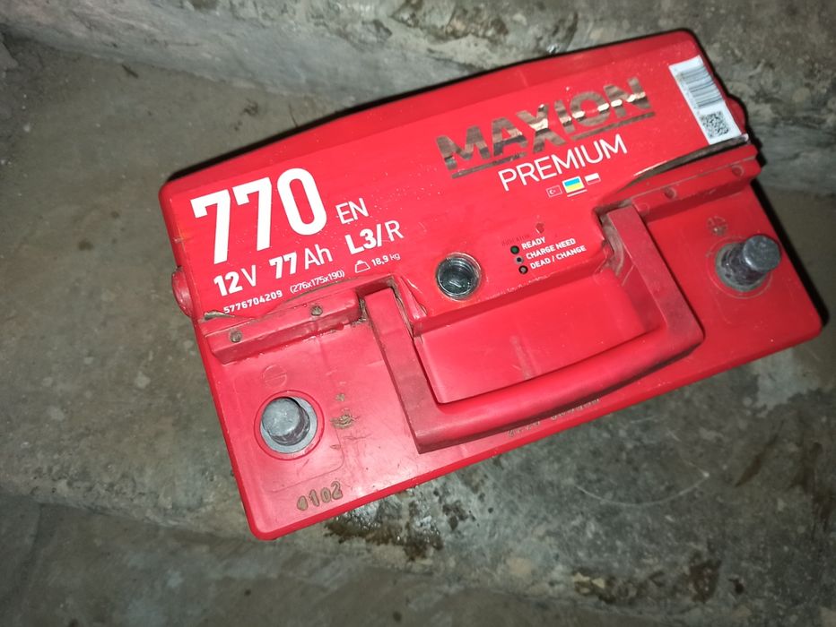 Аккумулятор автомобильный отличное состояние