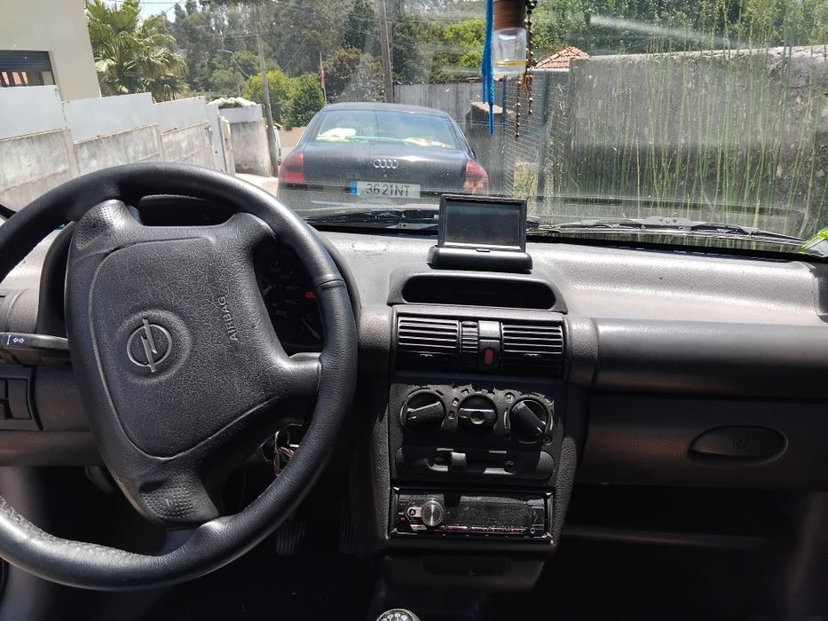 Opel corsa a gasóleo — photo 3