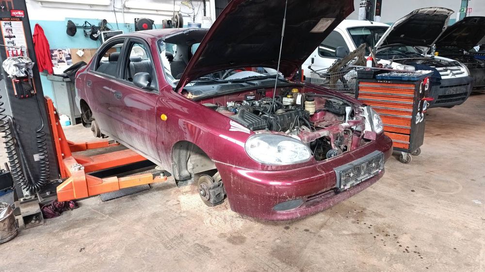 Daewoo Lanos 1.5 кпп капот бампер двері гбц замки вікна.