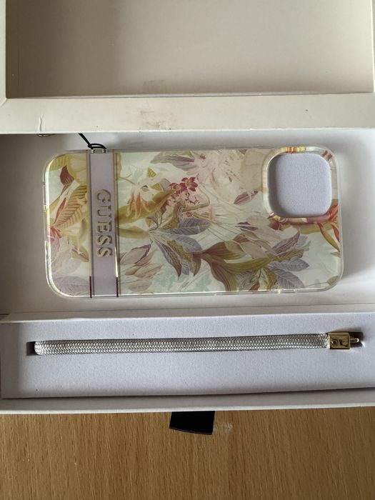 чехол Guess для iPhone 13 min. Новый!