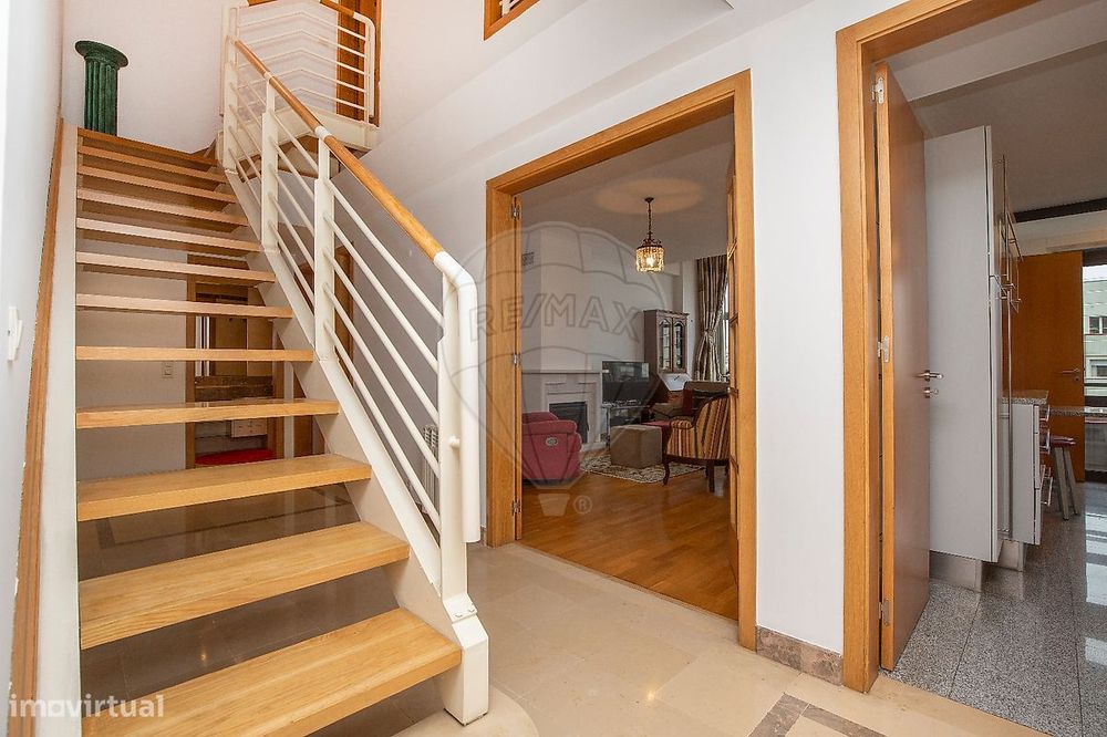 Apartamento T4 para arrendamento