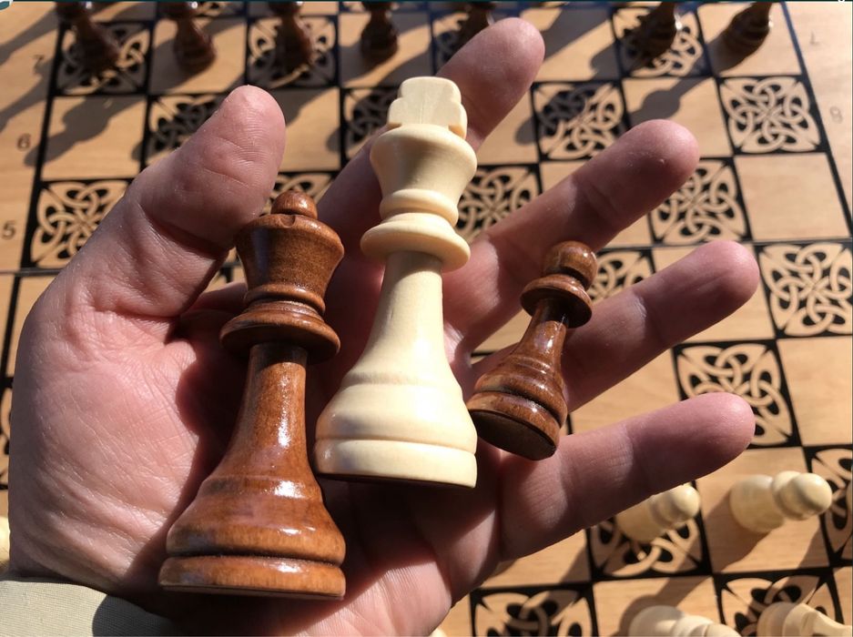 Шахмати шахи + Нарды Нові! дерев фигуры резные размер доски 51х52,5