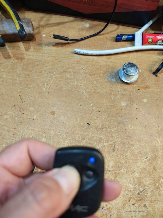 Piloty do bramy FAAC