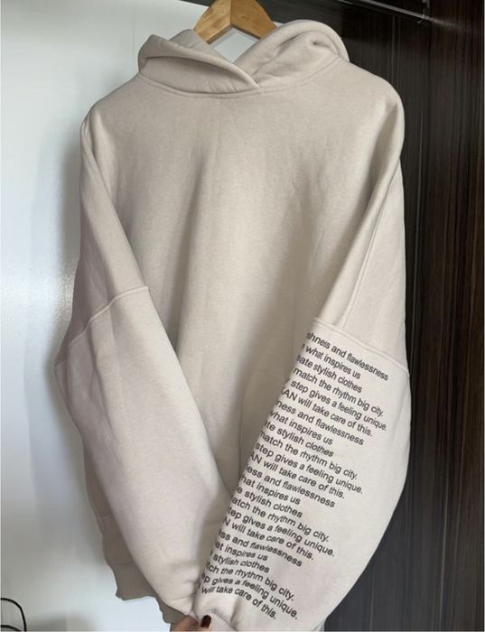 Худі оверсайз з написом на рукаві