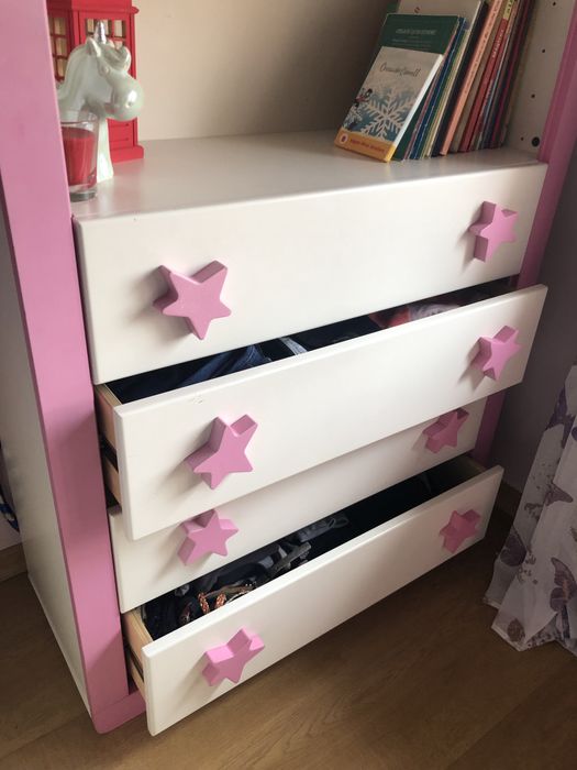 Conjunto de quarto- cama, mesa de cabeceira, secretária, estante