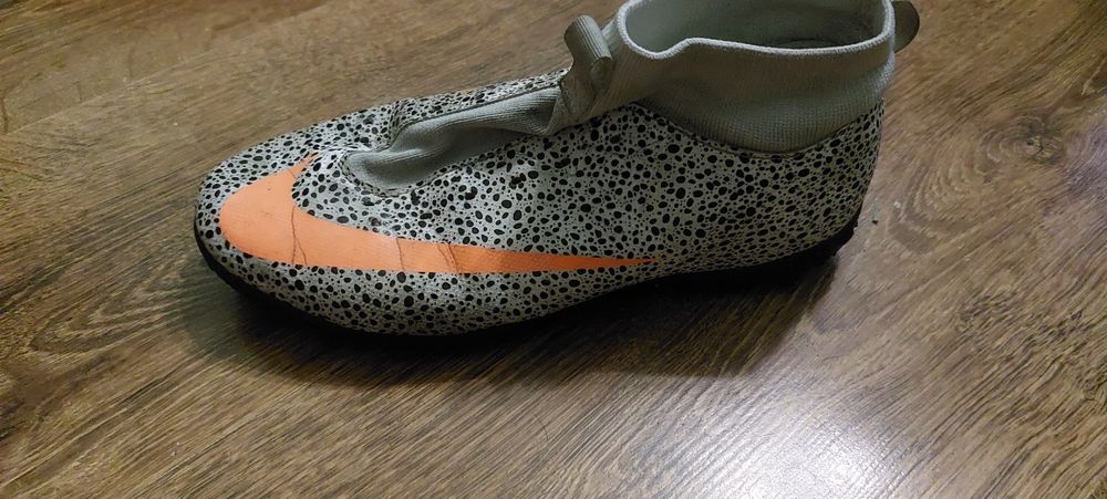 Сороконіжки найк