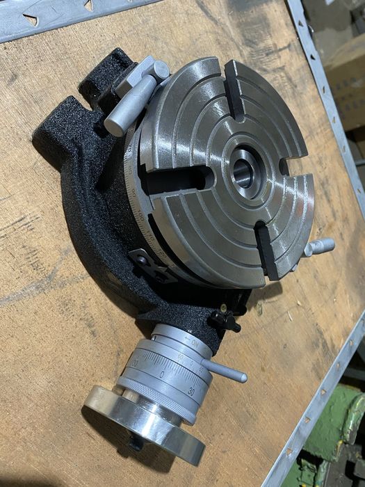 Поворотный стол универсальный синусный 100-250 мм.  фрезерный станок