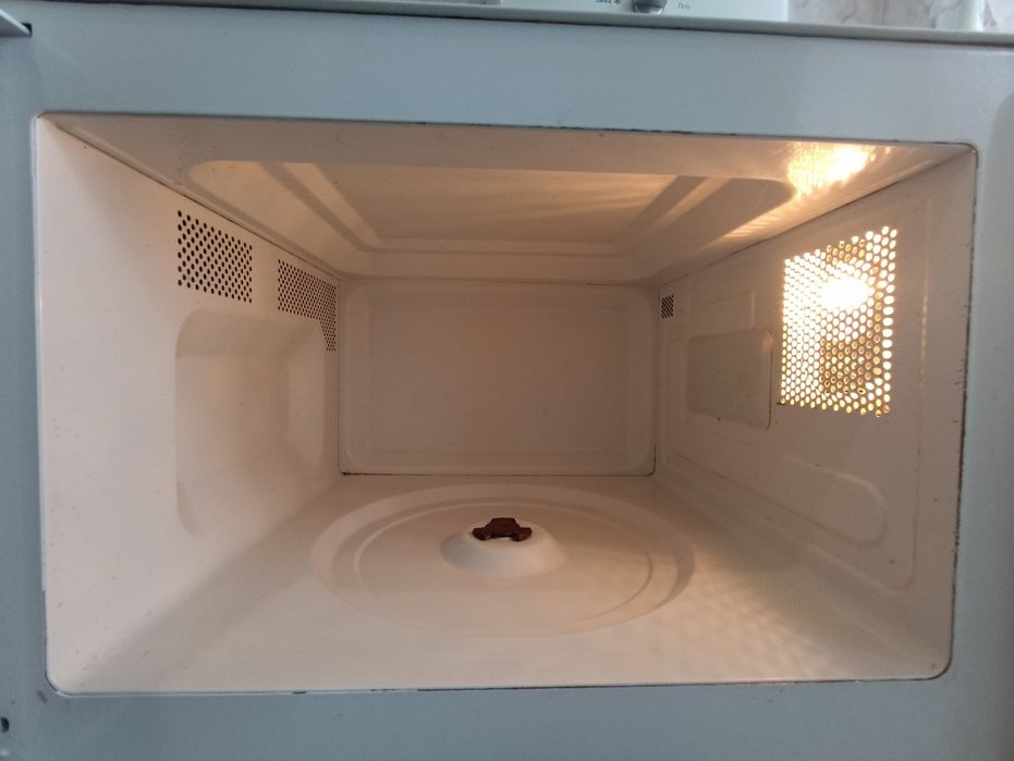 Продам микроволновку Самсунг.