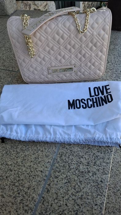 Saco love Moschino