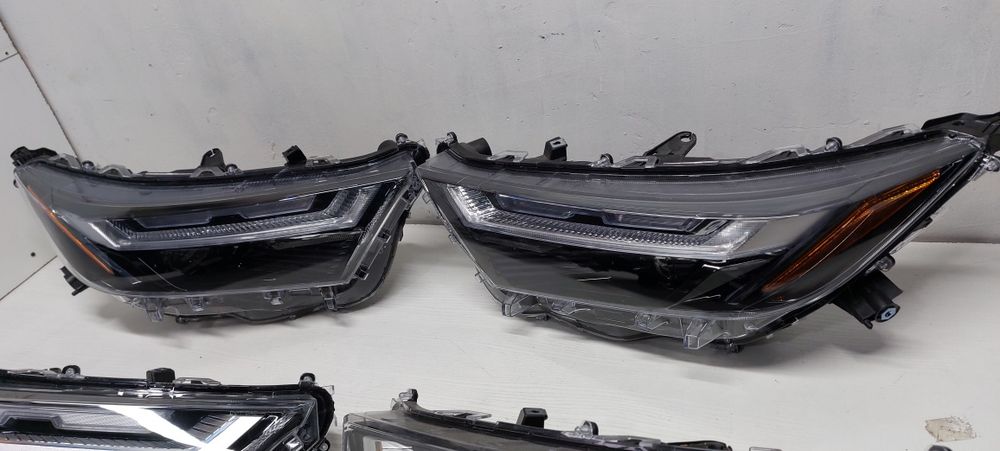 Toyota Rav4 2022 2023 фара левая правая фари ліва права оптика