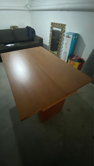 Mesa em Nogueira Natural - Extensivel
