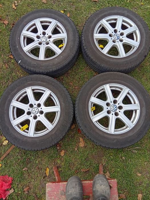 Колеса диски Volkswagen T5/T6 літня резина 215/66r16c