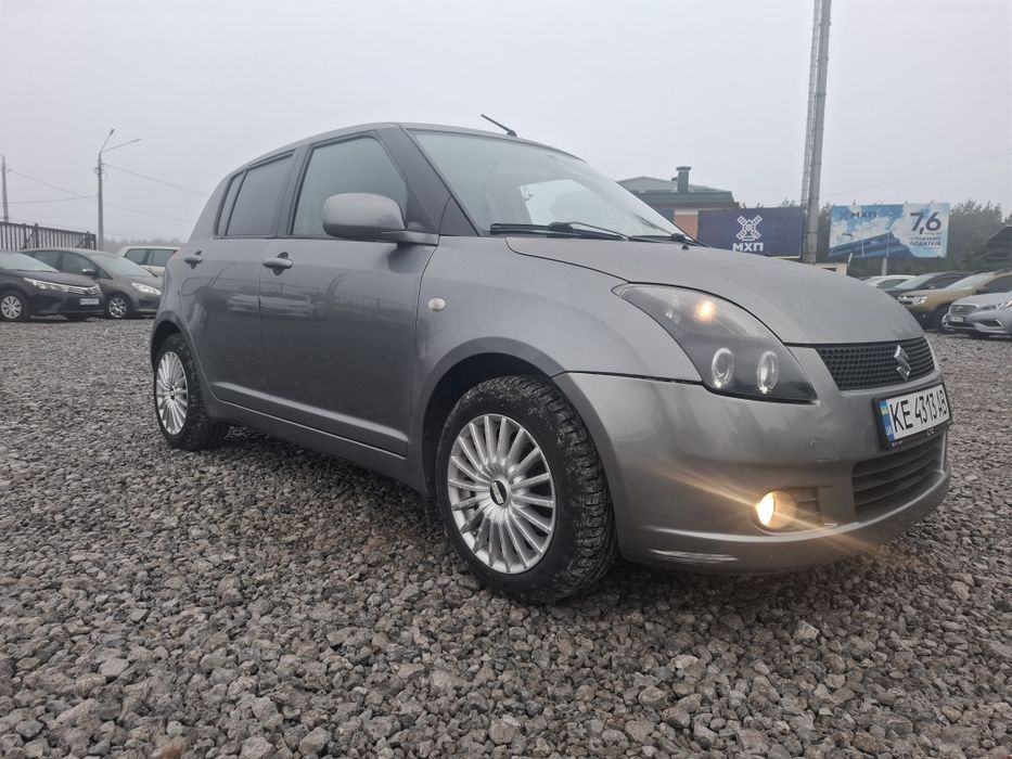 Гарне авто на автоматі