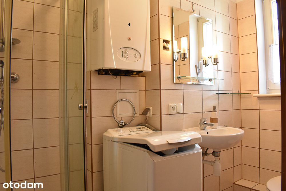 Wyjątkowy dom na zamkniętym osiedlu w cichej, bardzo zielonej okolicy