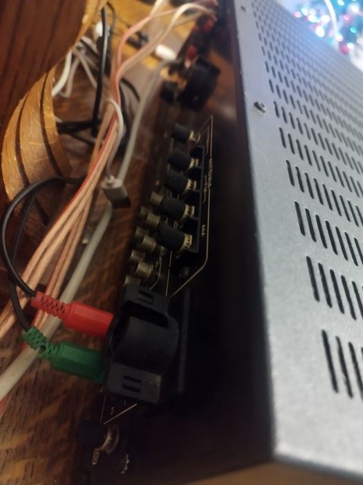 Amplituner Marantz 1530