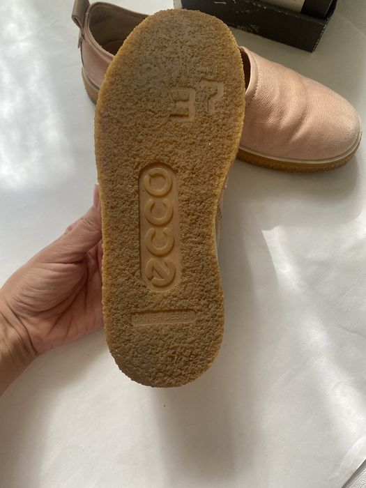 Розовые кожаные слипоны — модель Ecco Crepetray