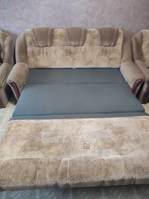 Диван з двома кріслами