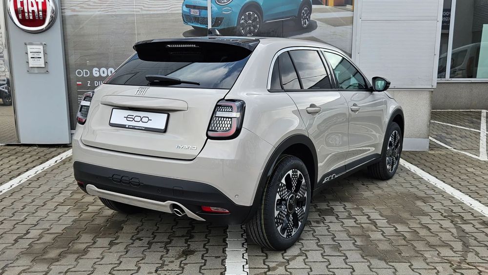 Fiat 600 Fiat 600 Hybrid La Prima 145KM