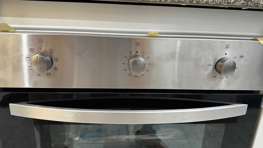 Forno de Encastrar Candy – NOVO a Estrear (Nunca Usado)