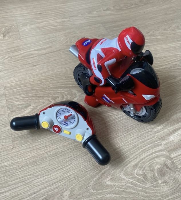 Mota telecomandada Chicco