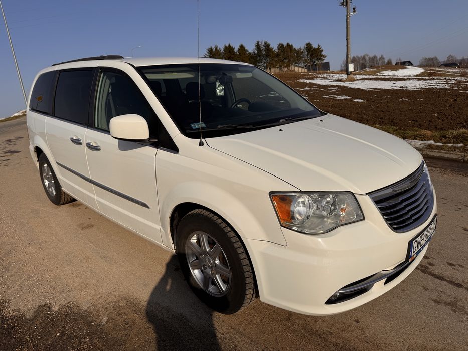Chrysler town & country