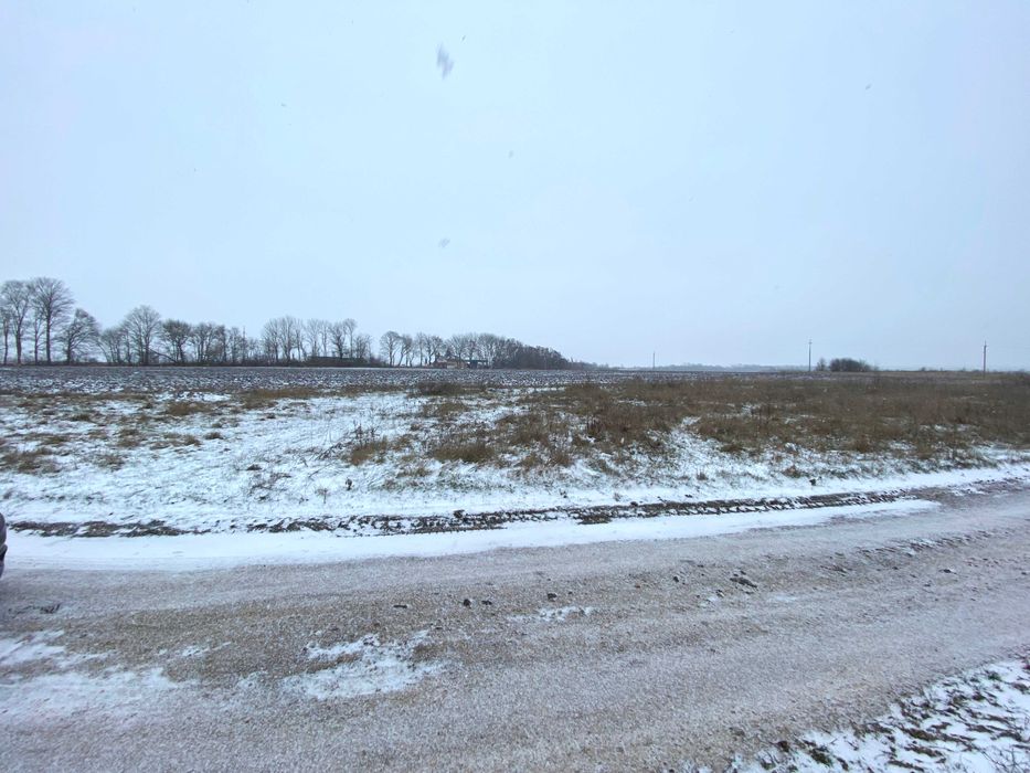 Ділянка поблизу траси у другій лінії в с. Романівка